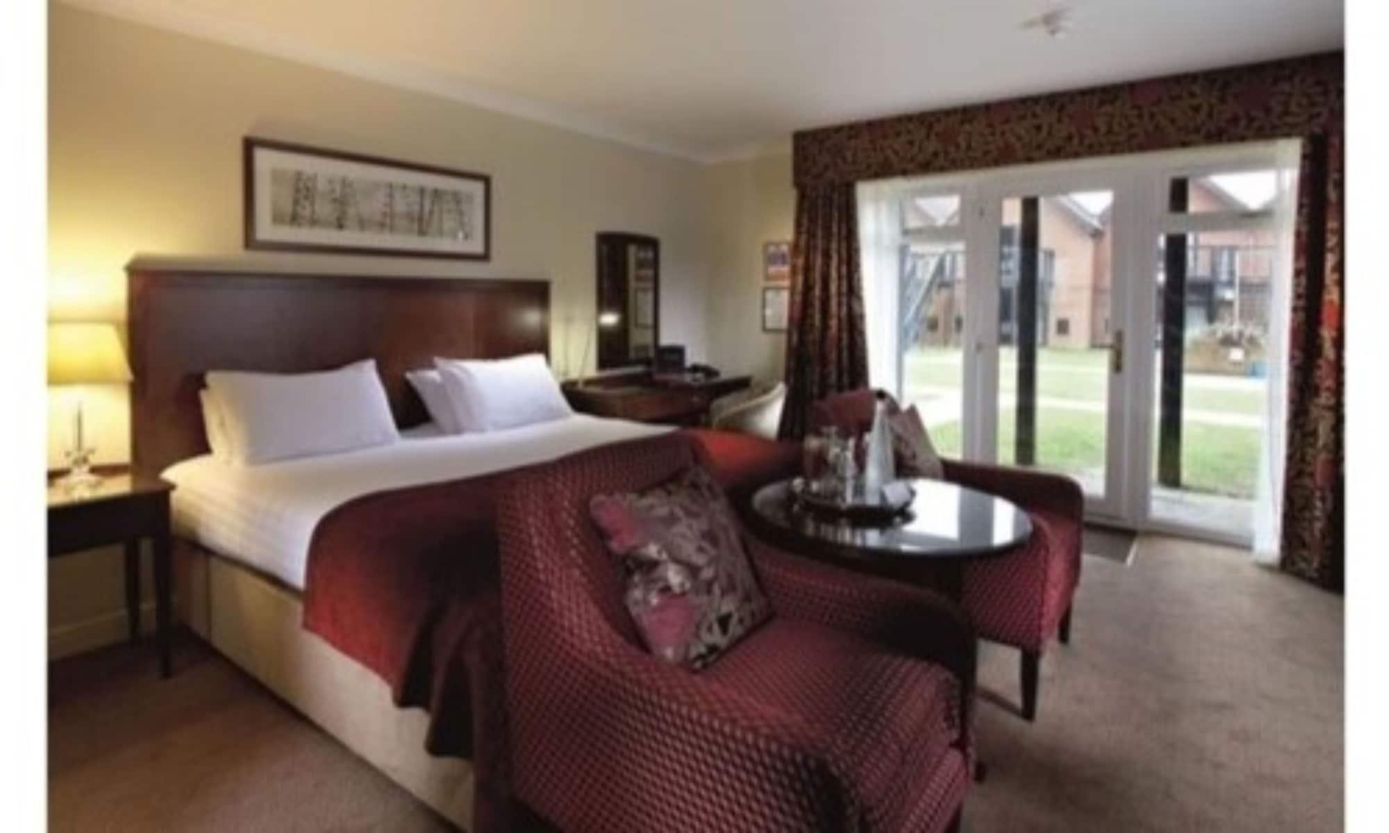 Macdonald Elmers Court Hotel y Resort Lymington Exterior foto