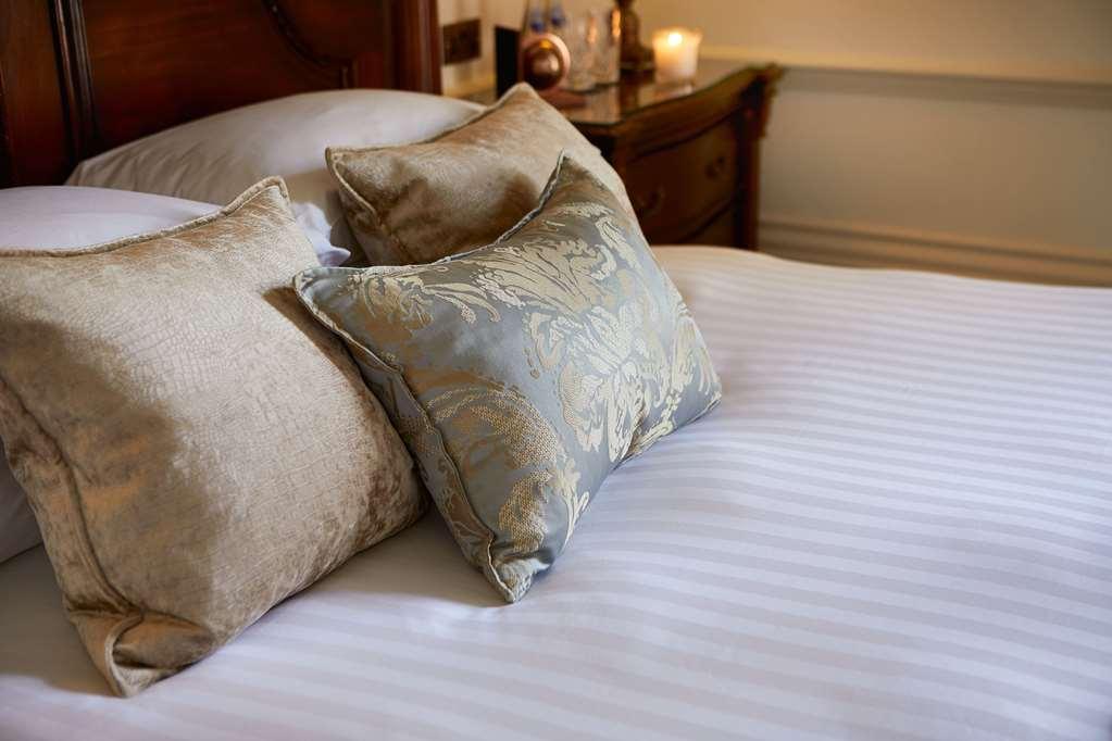 Macdonald Elmers Court Hotel y Resort Lymington Habitación foto