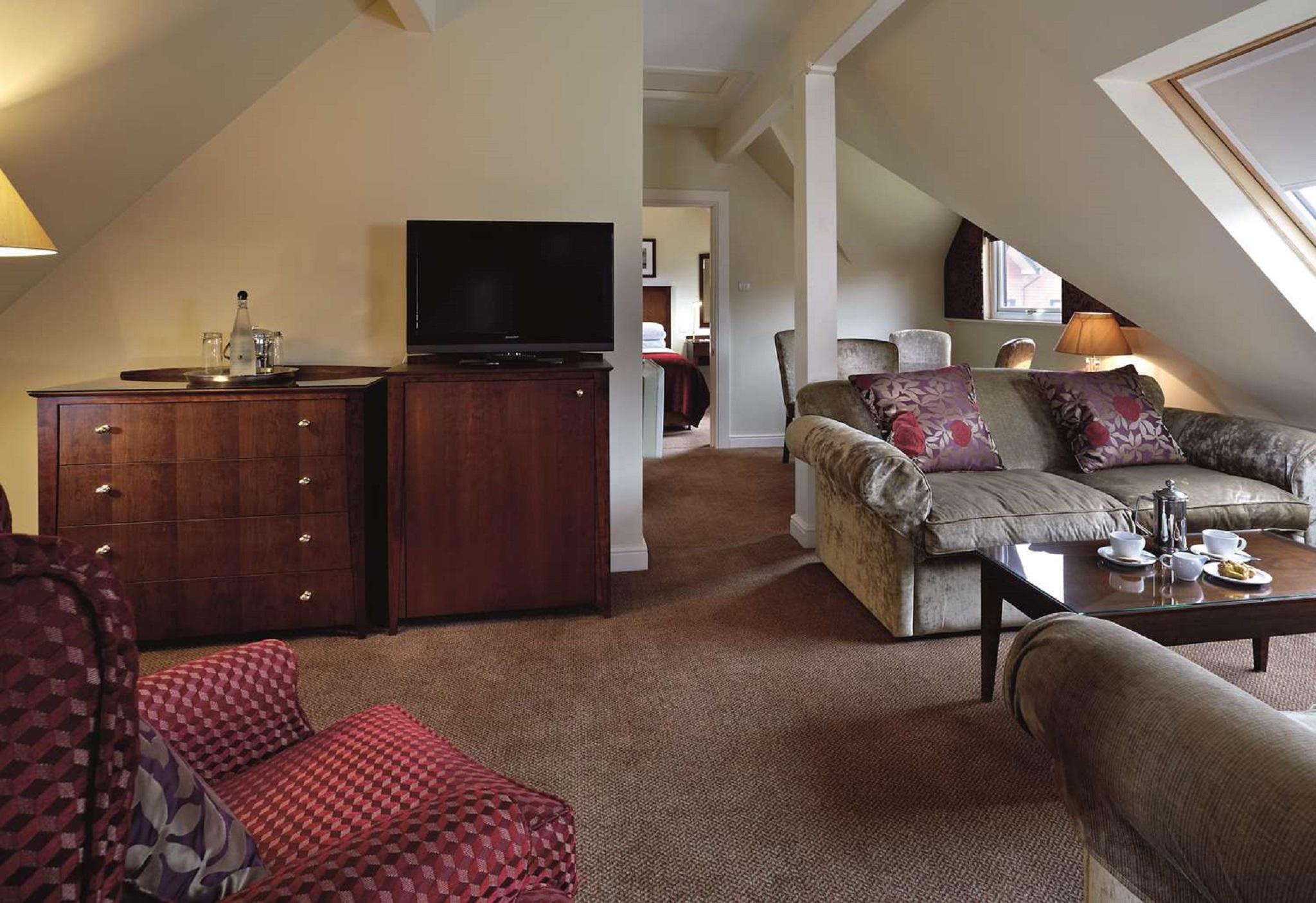 Macdonald Elmers Court Hotel y Resort Lymington Exterior foto