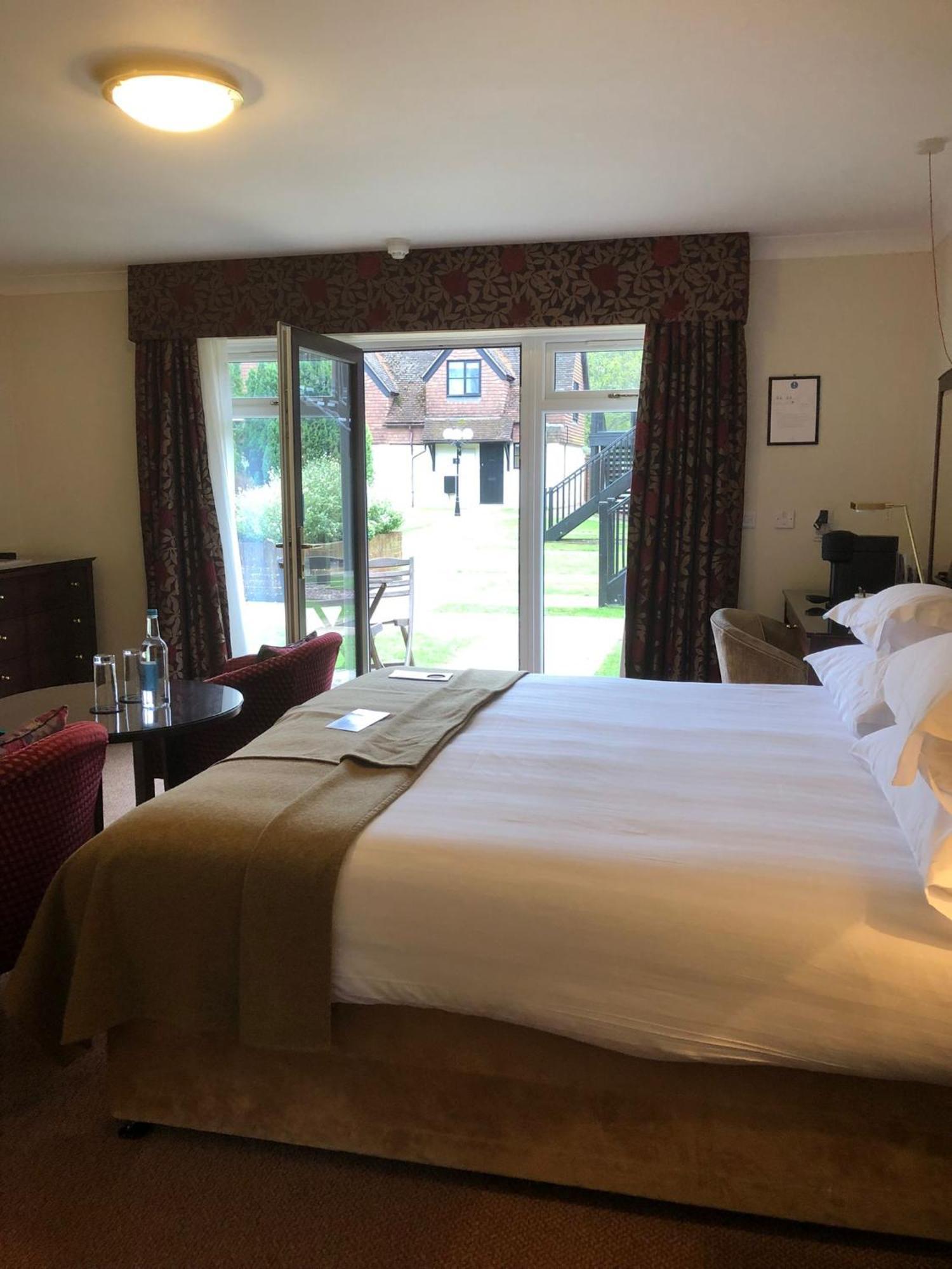 Macdonald Elmers Court Hotel y Resort Lymington Exterior foto