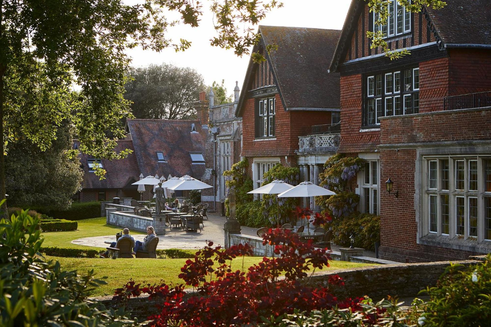 Macdonald Elmers Court Hotel y Resort Lymington Exterior foto