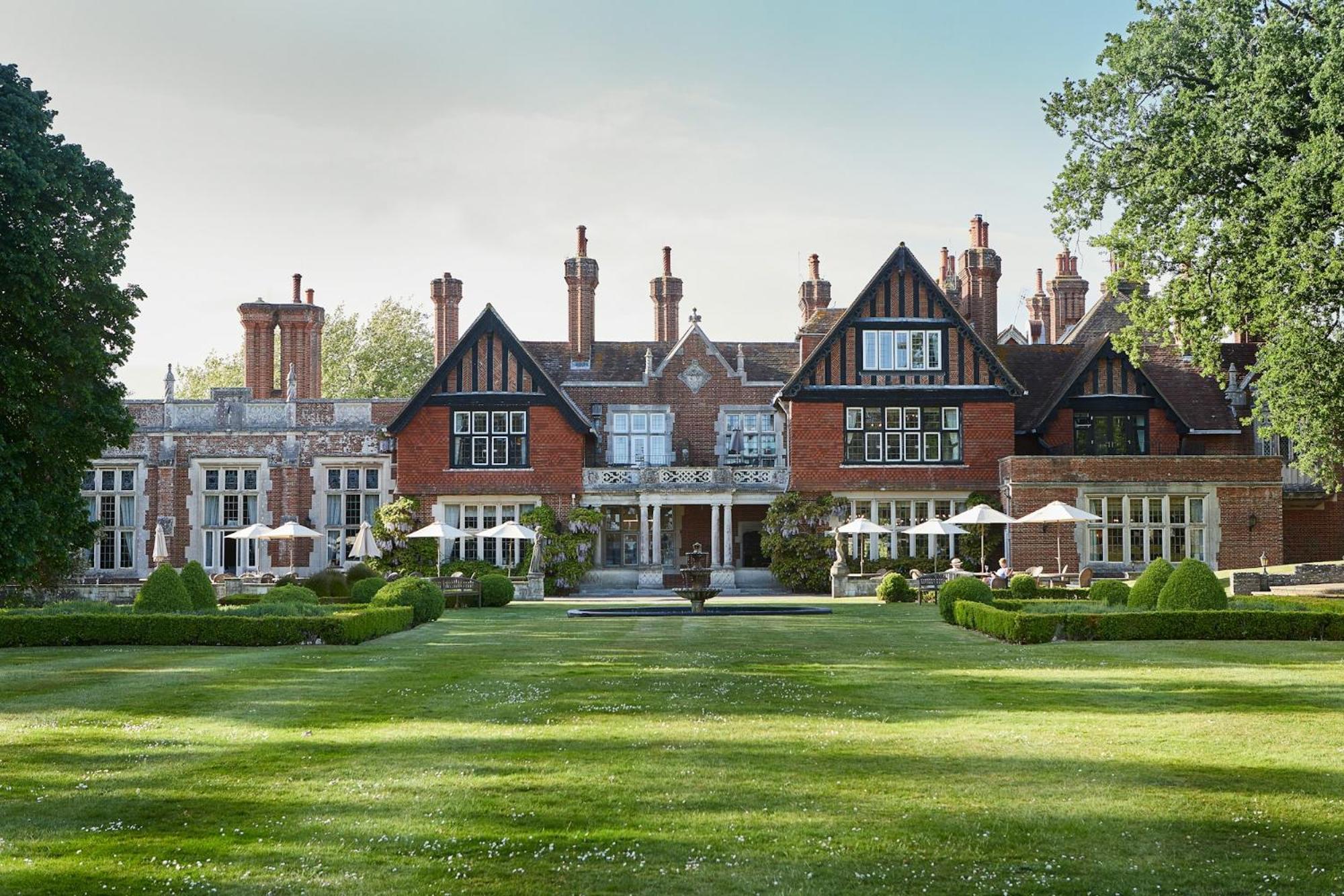 Macdonald Elmers Court Hotel y Resort Lymington Exterior foto
