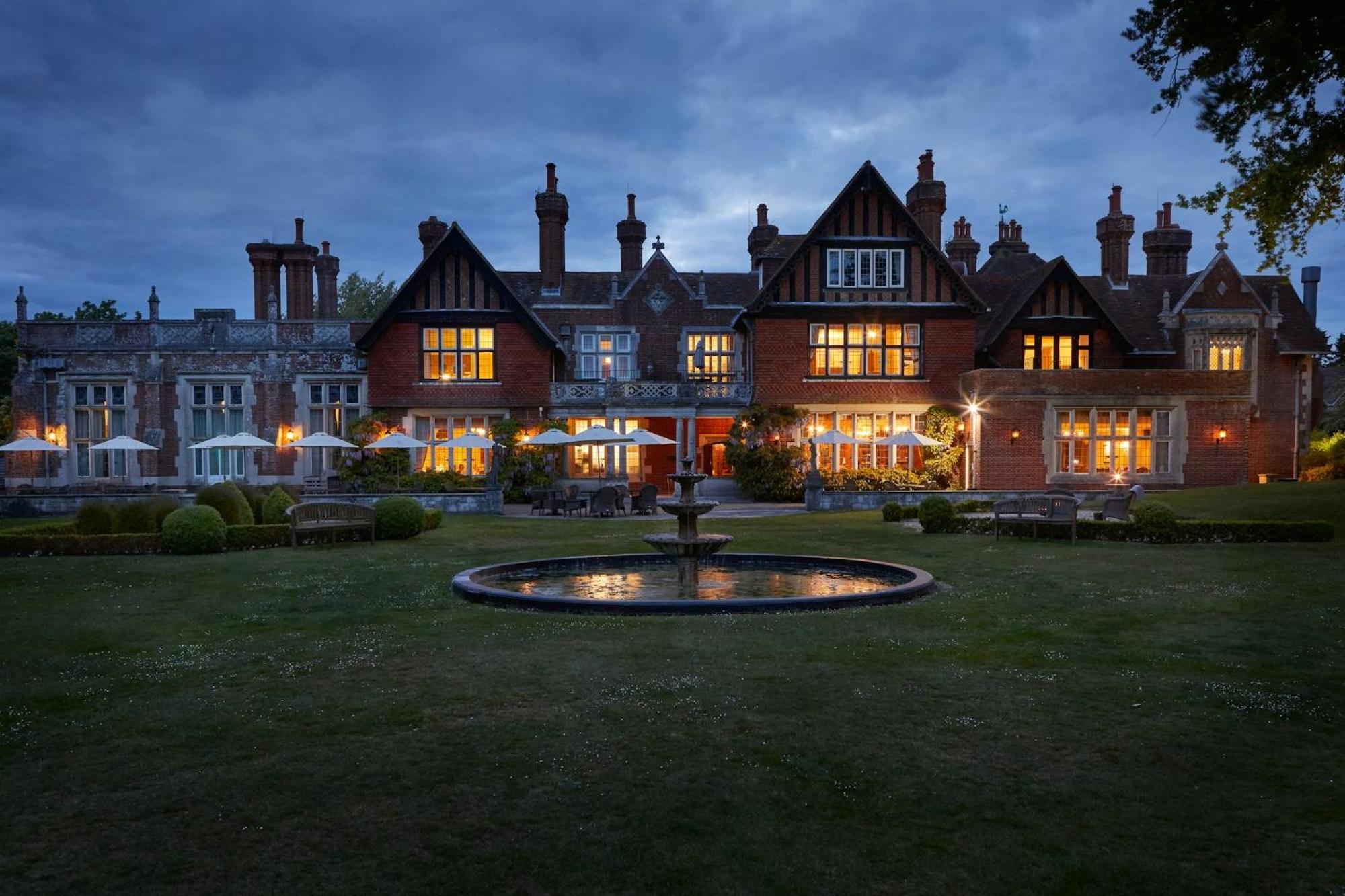 Macdonald Elmers Court Hotel y Resort Lymington Exterior foto
